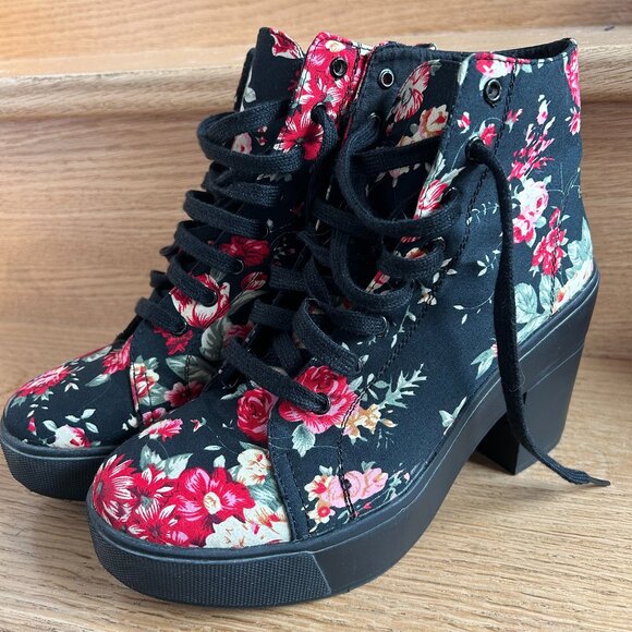 Wild Diva Lounge Floral Ankle Heel Boots Size 8.5 - Picture 1 of 9